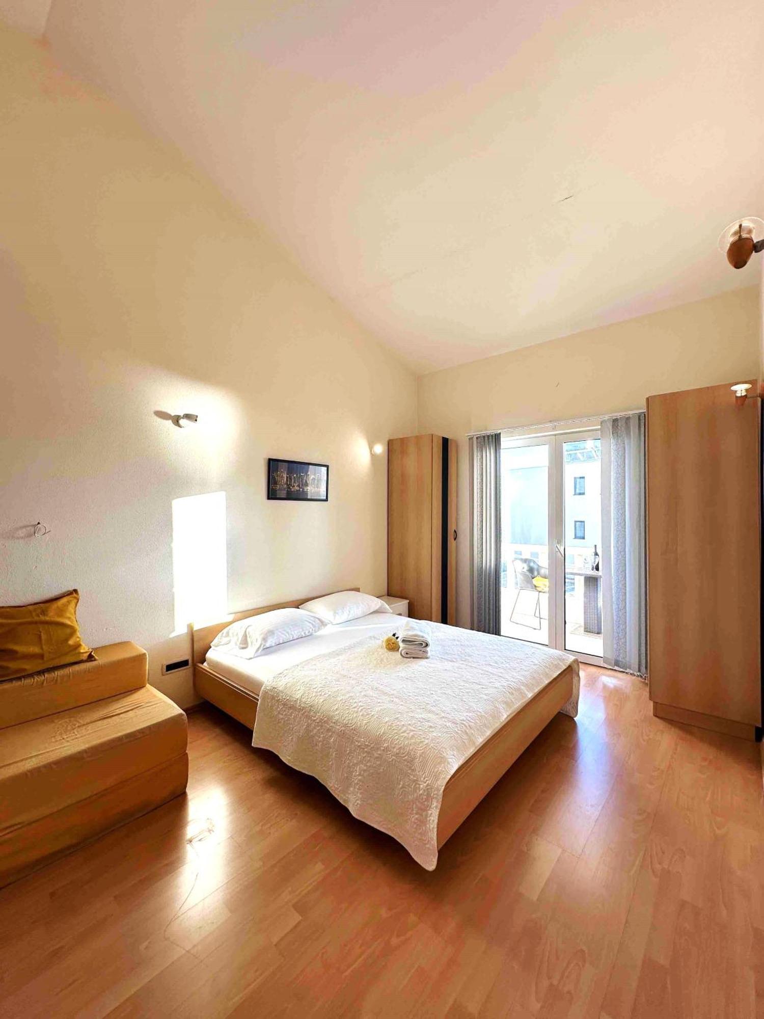 Studio Apartment Brela Bilik gambar