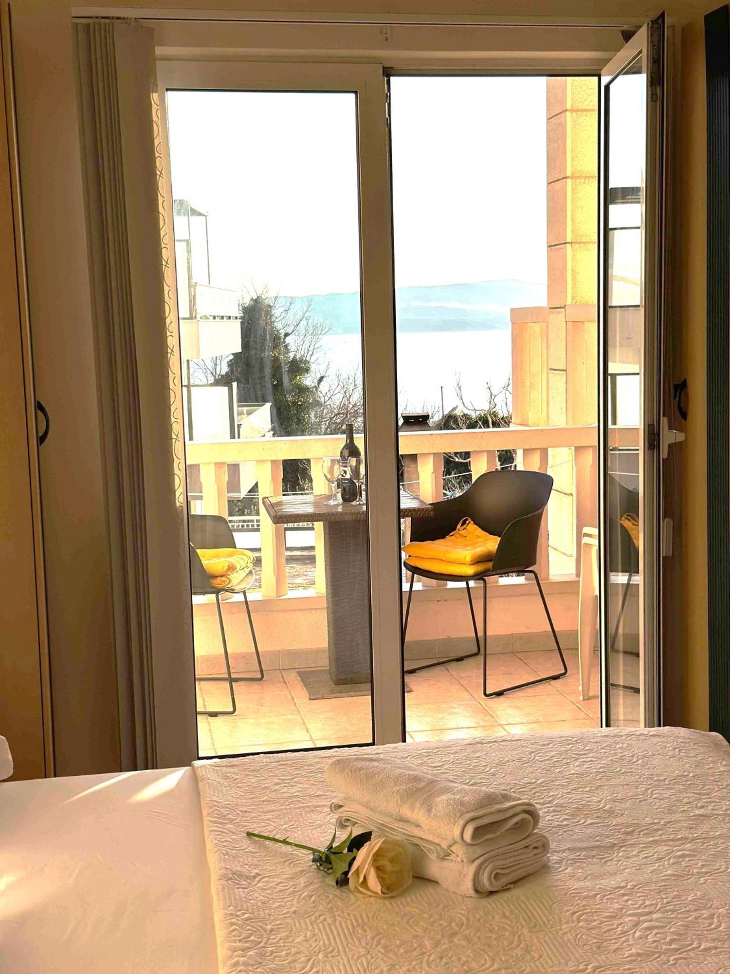 Studio Apartment Brela Bilik gambar